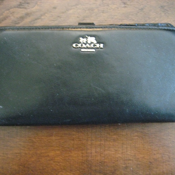 Coach Handbags - Coach Madison Smooth Leather Wallet 51936